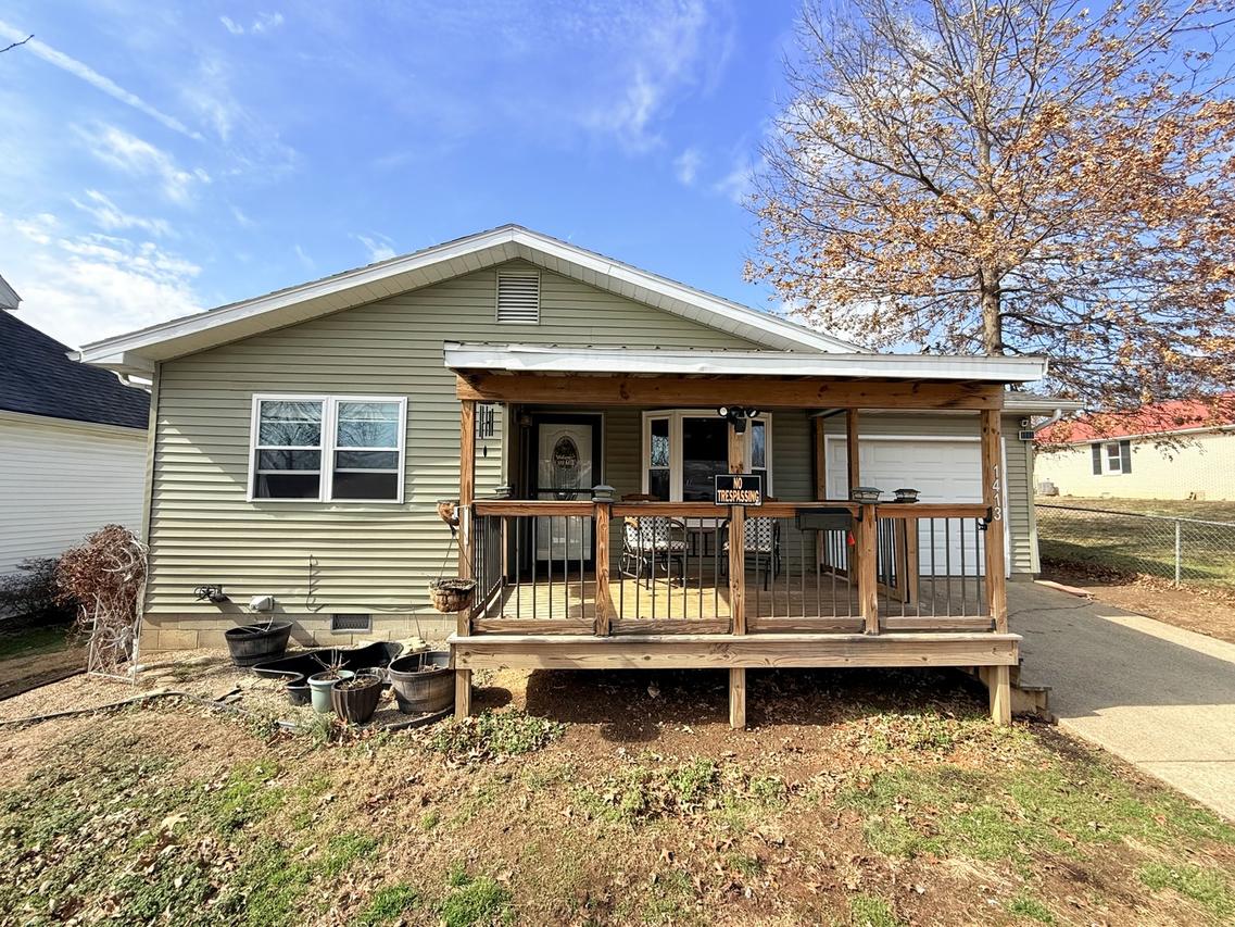 1413 S Mckinley St., Harrisburg, IL 62946