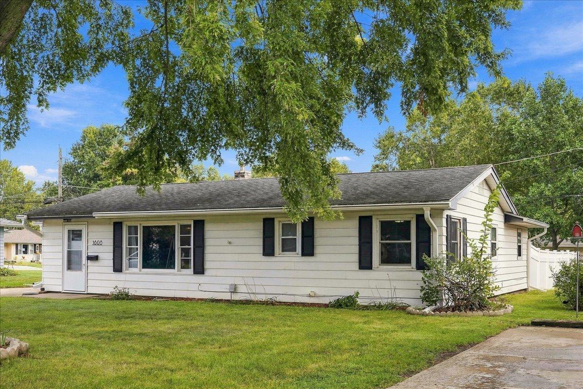 1808 20th Ave., Sterling, IL 61081
