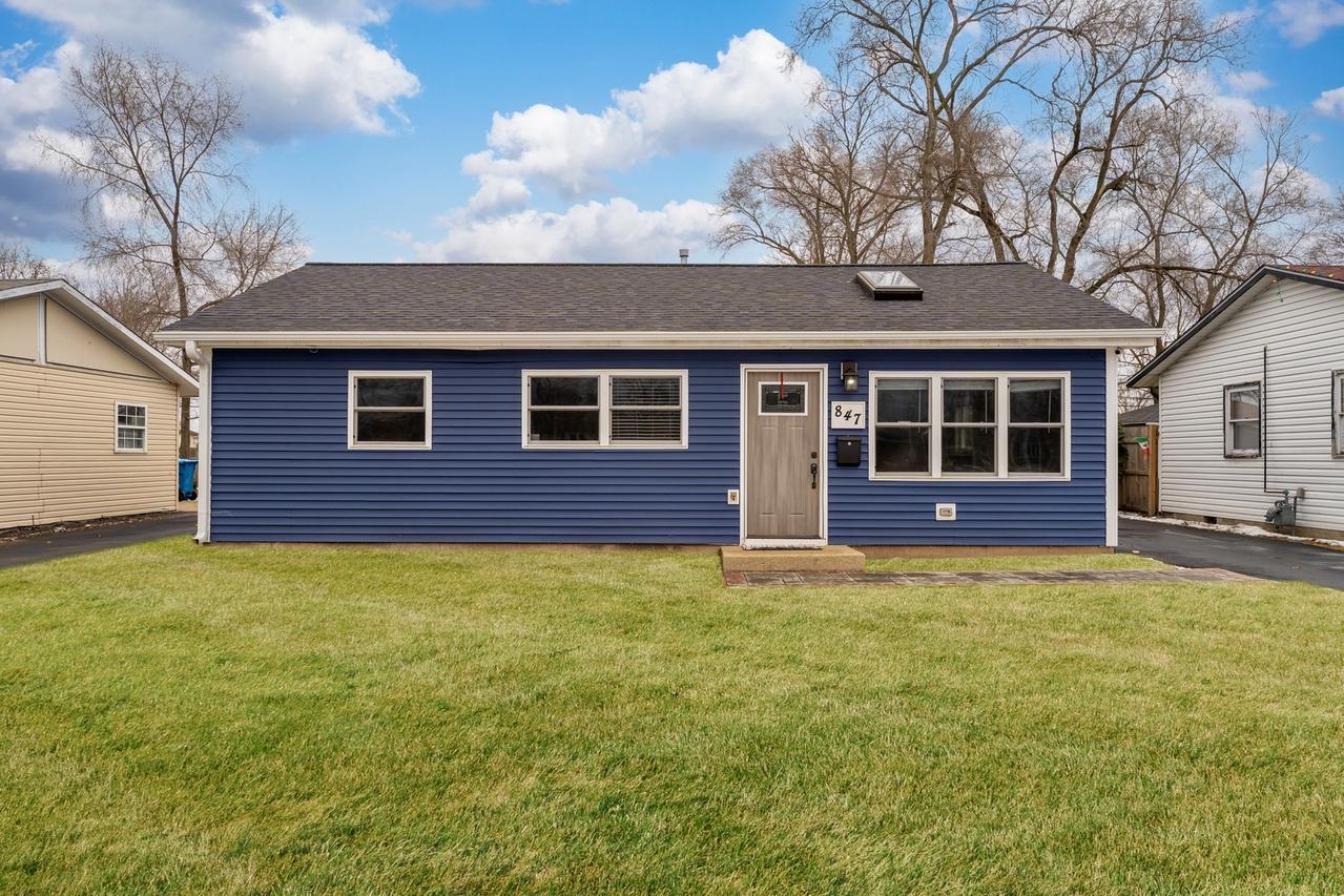 847 Foran Ln., Aurora, IL 60506