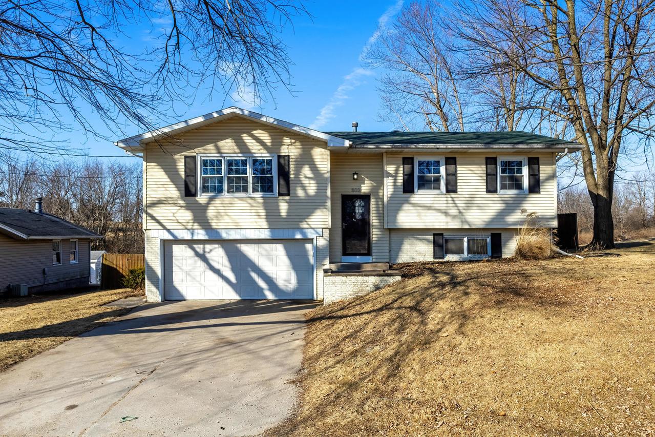 503 N Bush St., Reynolds, IL 61279