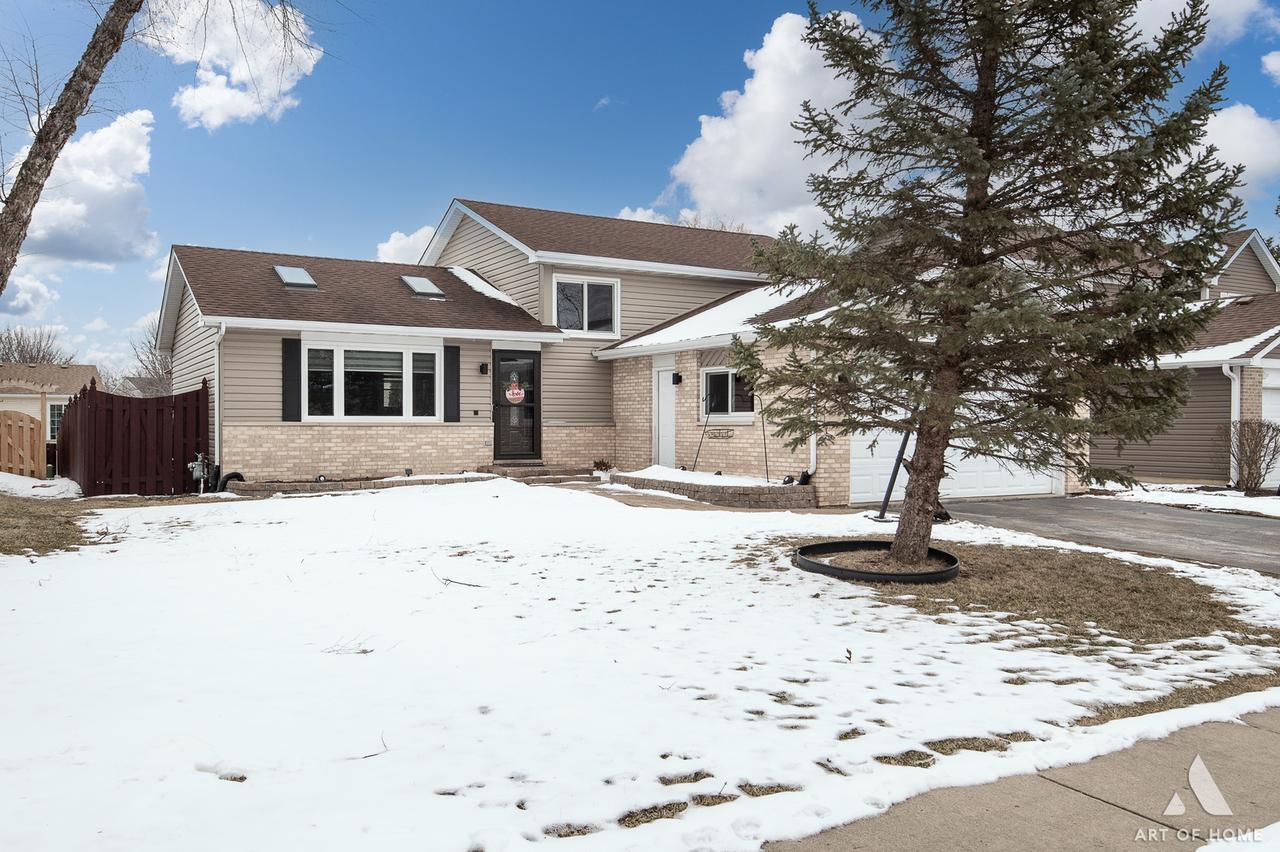 2800 Brisbane Dr., Lake In The Hills, IL 60156