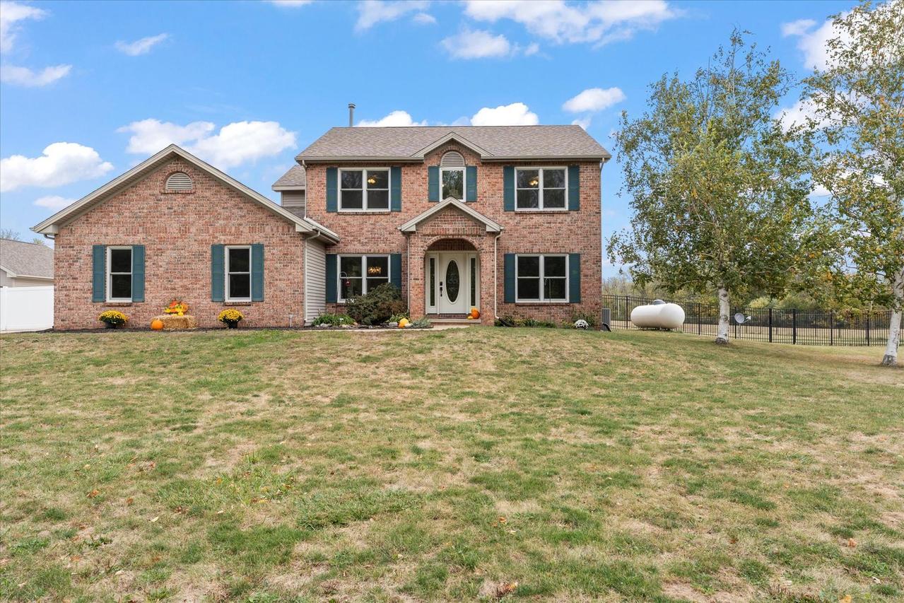 302 County Road 2650, Mahomet, IL 61853