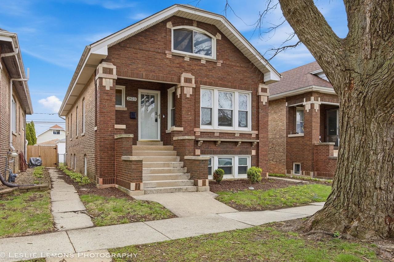 2423 Wesley Ave., Berwyn, IL 60402