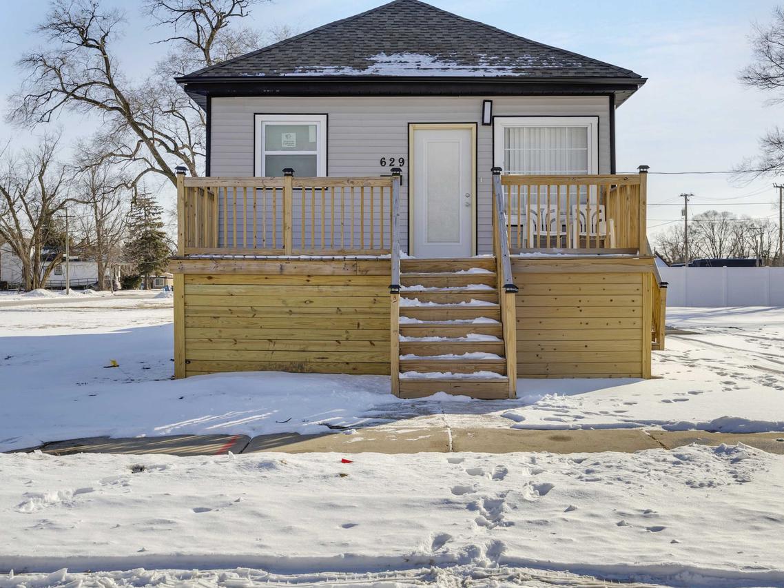 629 E 154th St., Phoenix, IL 60426