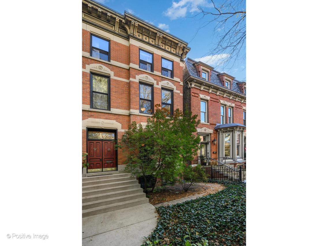 1957 W Schiller St., Chicago, IL 60622