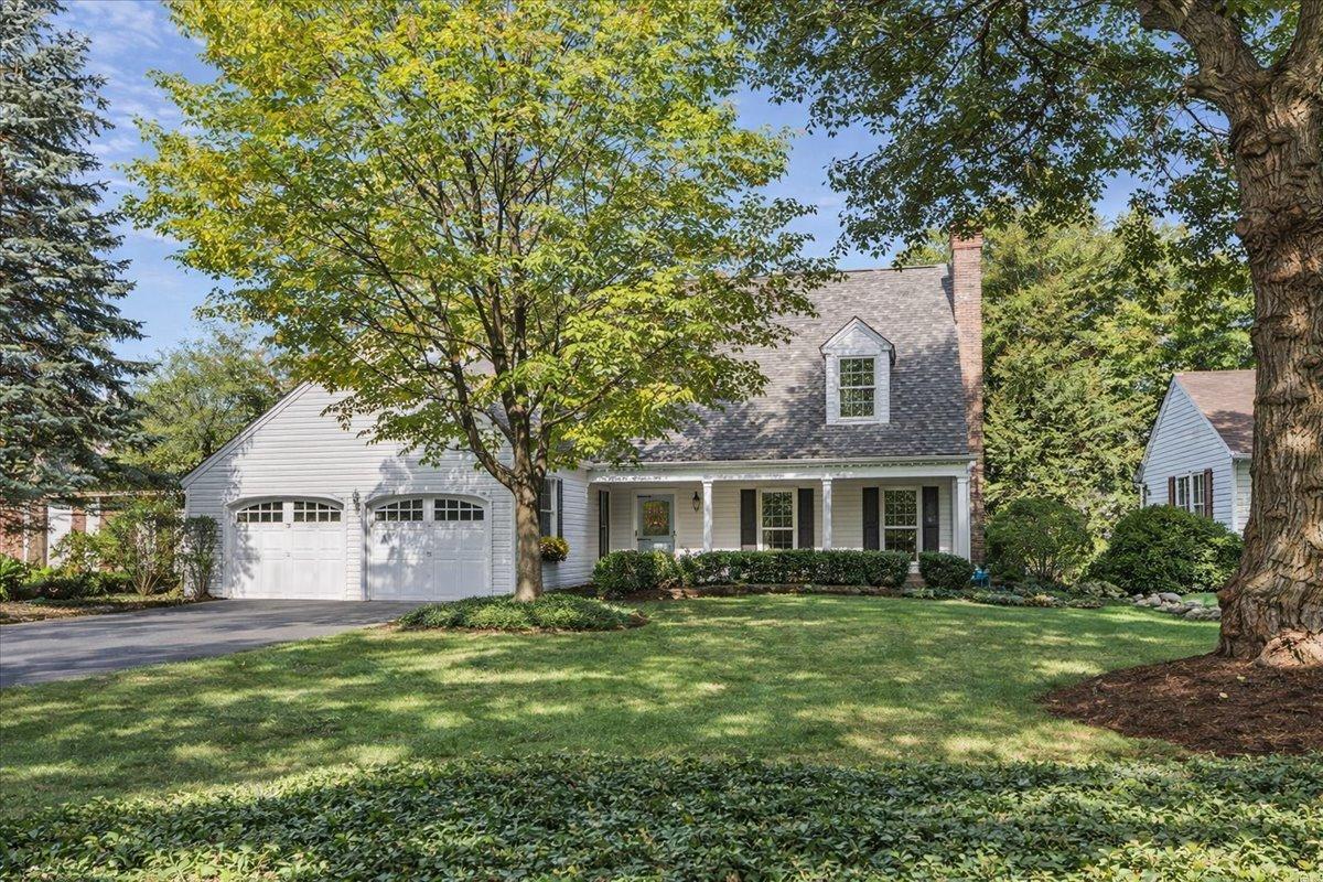 460 W Hillside Ave., Barrington, IL 60010