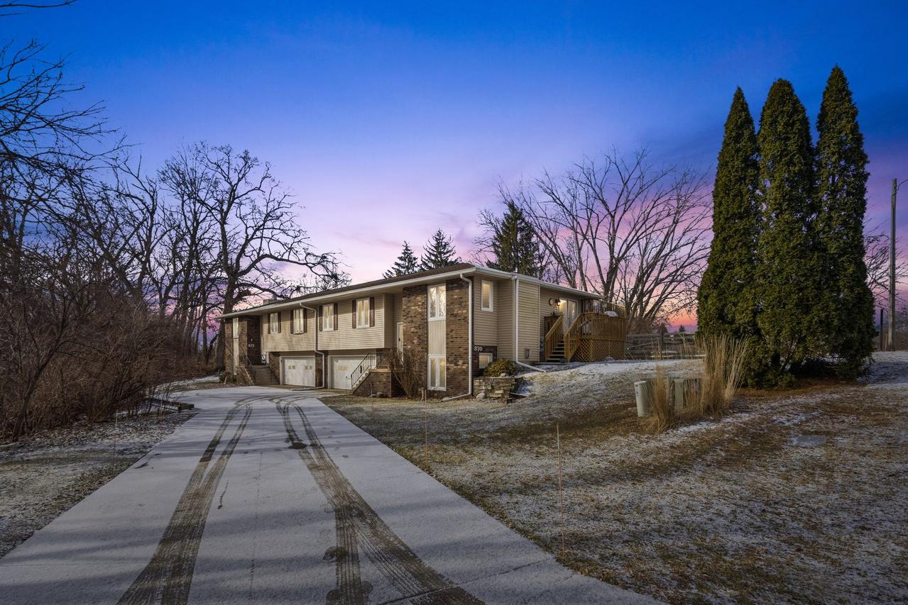 870 47th Ave. #2, East Moline, IL 61244