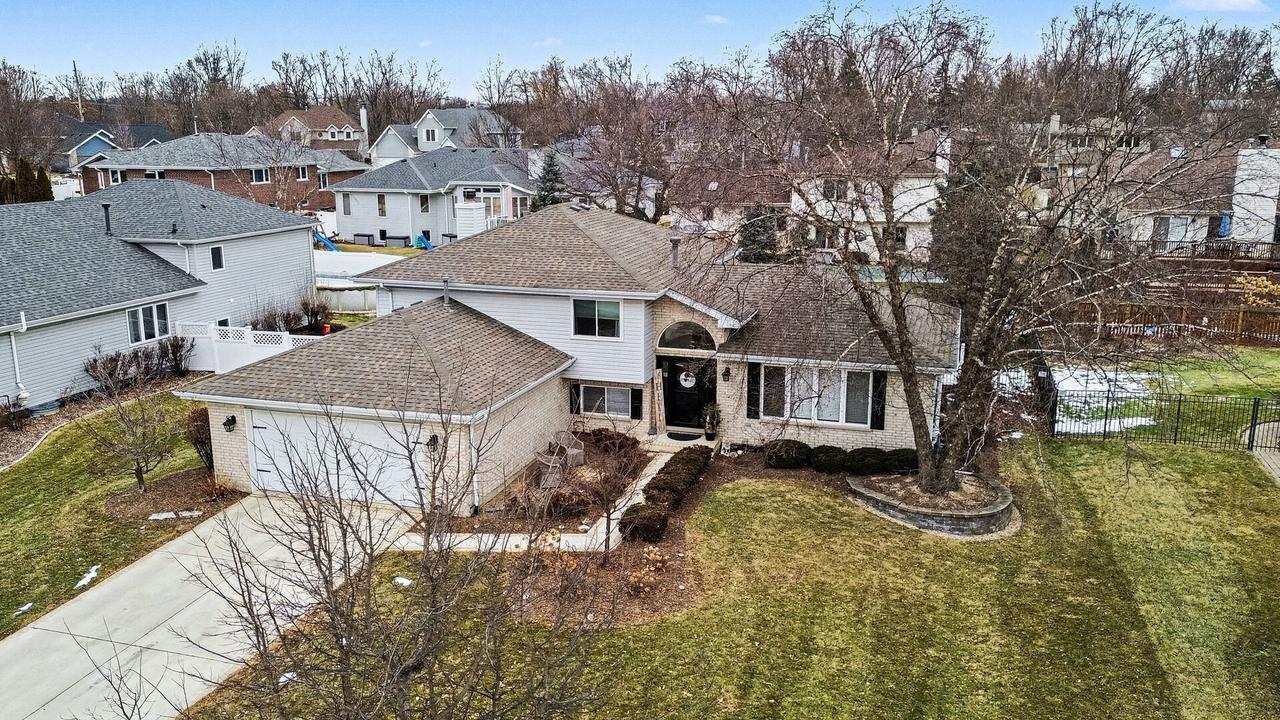 3211 Apache Dr., New Lenox, IL 60451