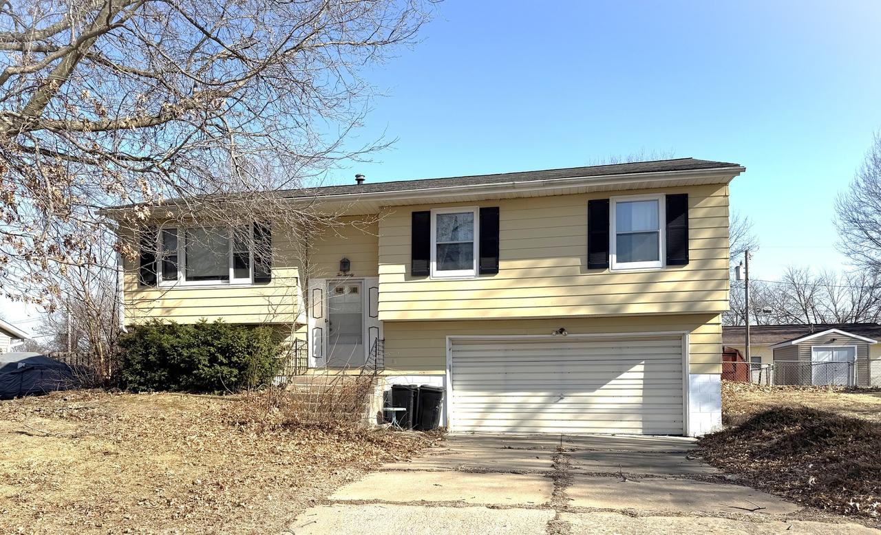 220 Melodie Ln., Colona, IL 61241