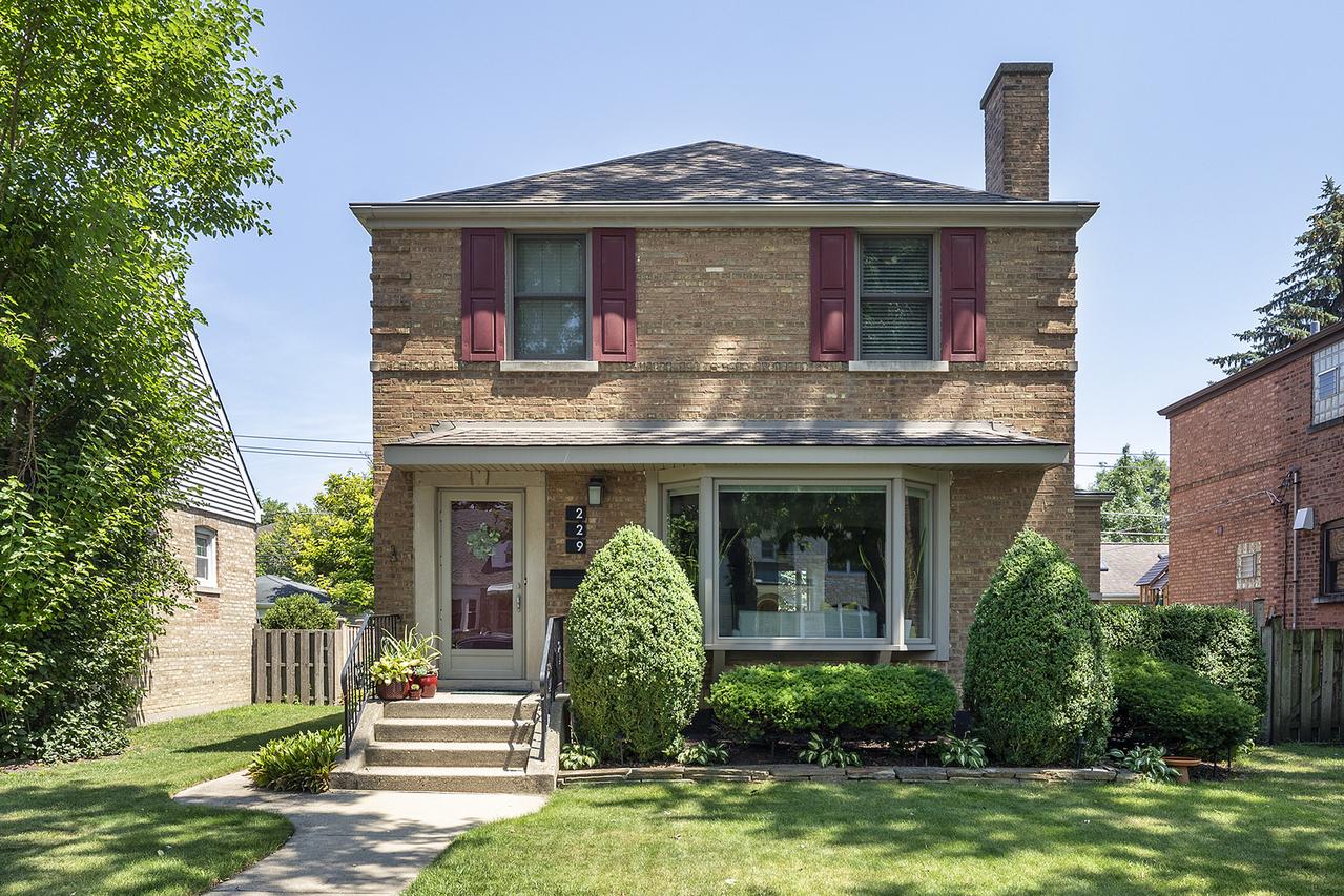 229 N Western Ave., Park Ridge, IL 60068