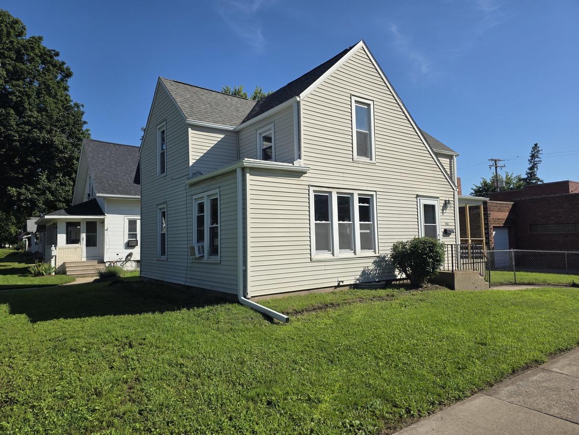 802 E 5th St., Sterling, IL 61081