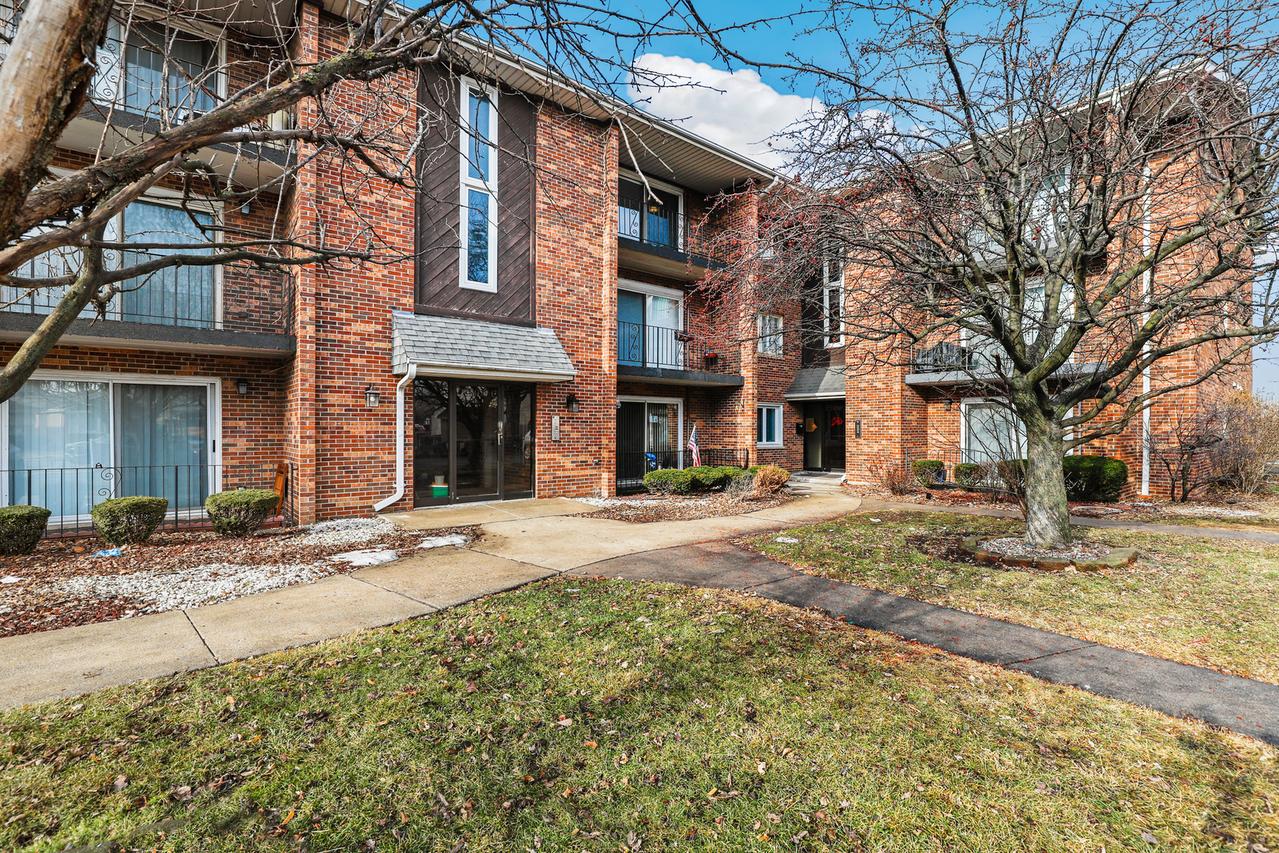 13050 S Marquette Ave. #3C, Chicago, IL 60633