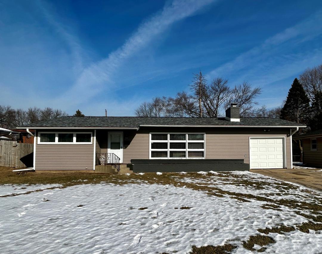 4010 Highcrest Rd., Rockford, IL 61107