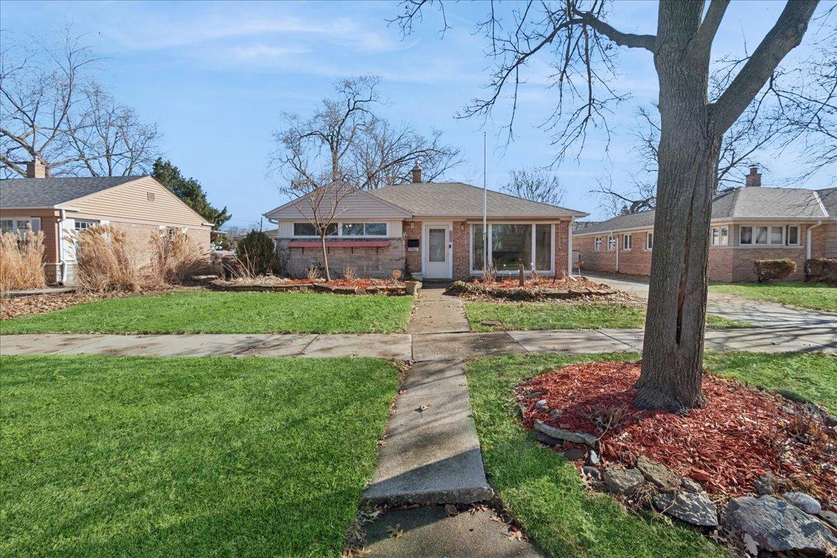 17561 Hillside Ave., Homewood, IL 60430