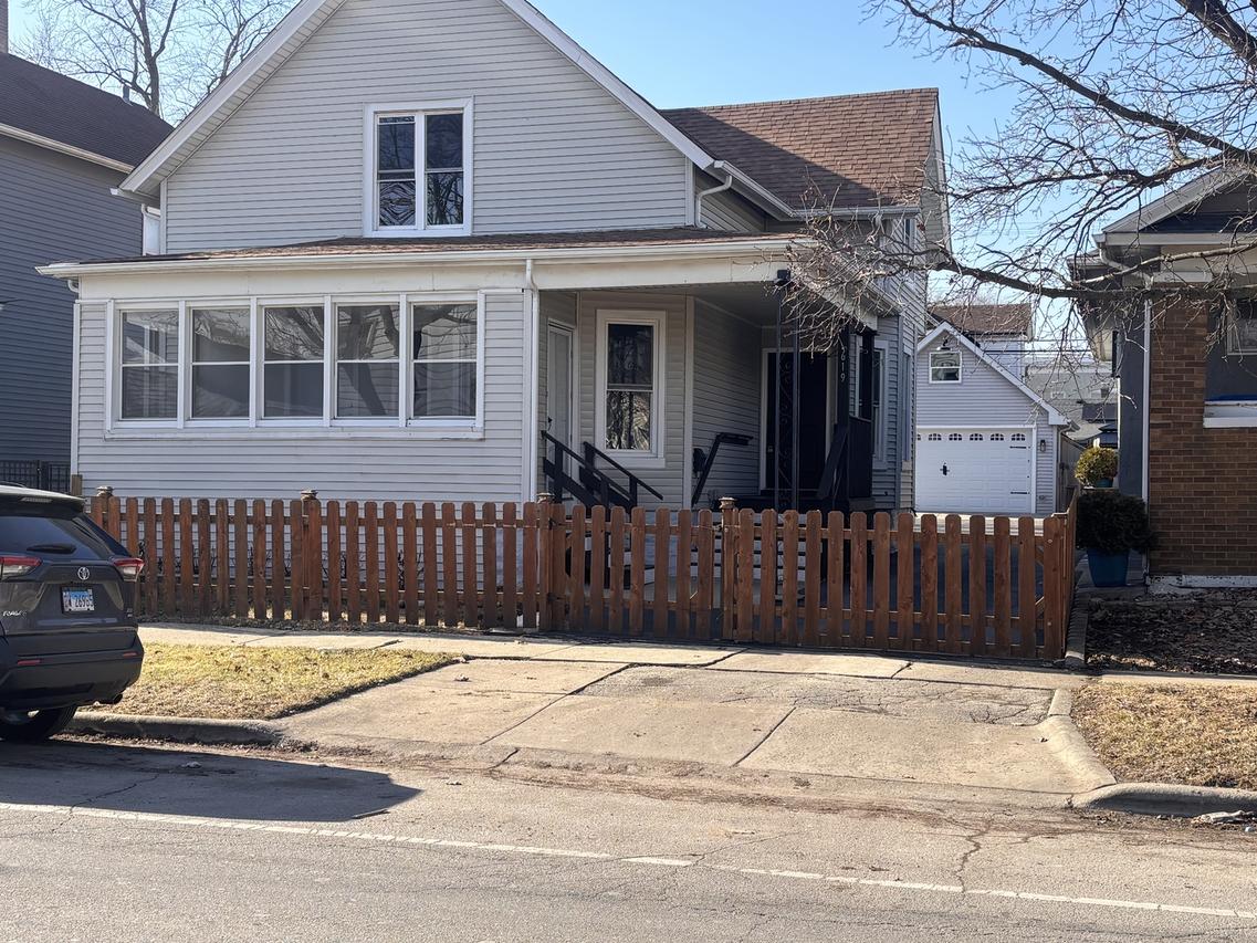 619 N Broadway St., Joliet, IL 60435