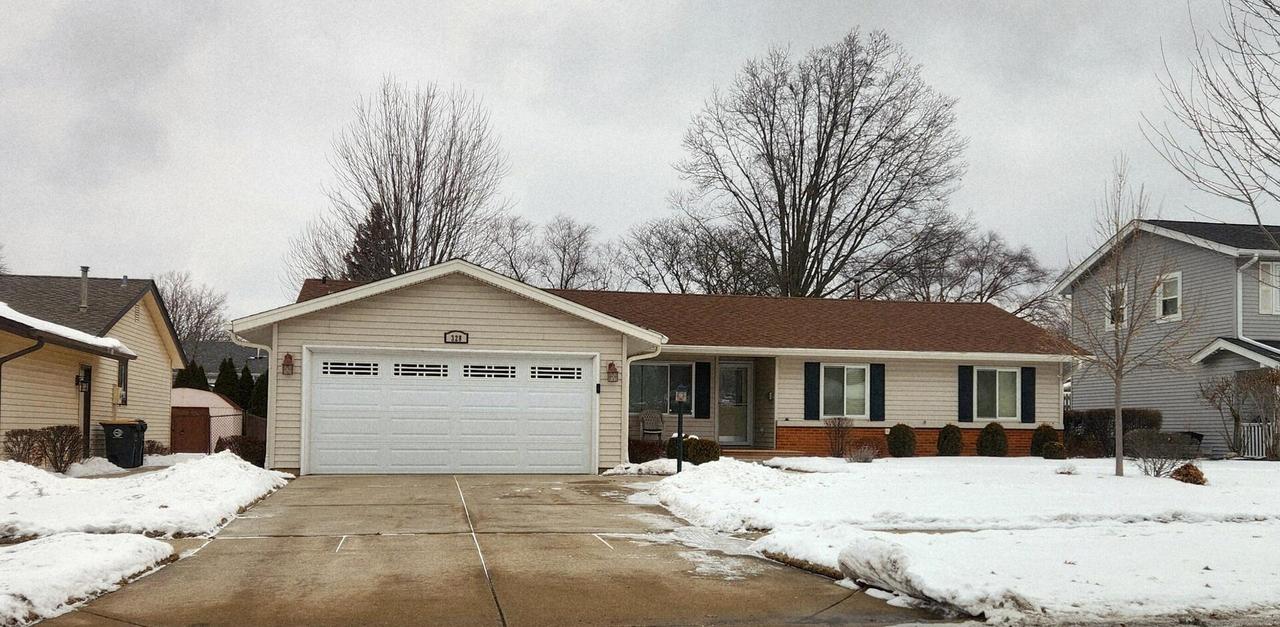 328 Wellington Ave., Elk Grove Village, IL 60007