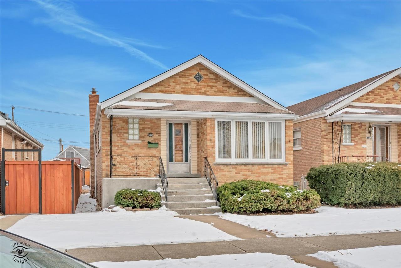 6049 S Mobile Ave., Chicago, IL 60638