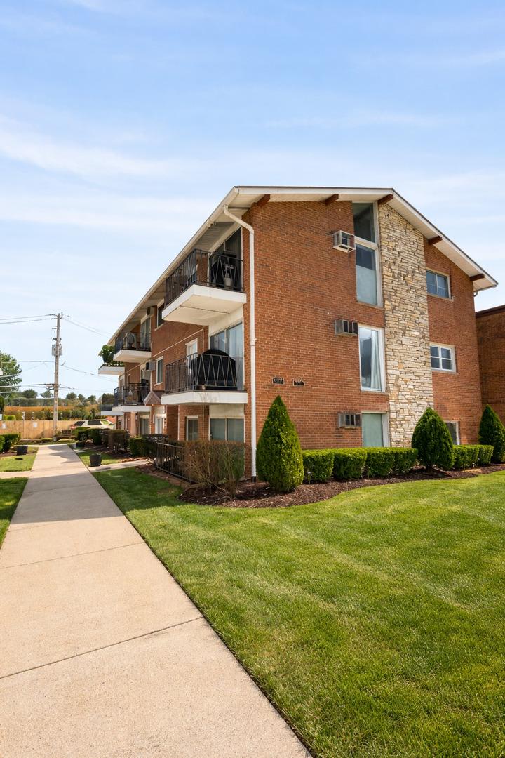 6113 W 64th Pl. #5, Chicago, IL 60638