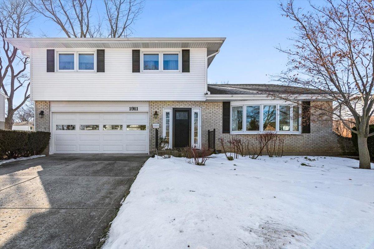 [Address Hidden by Seller], Arlington Heights, IL 60004