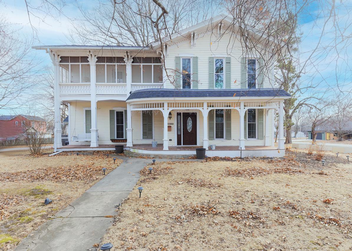 708 S College Ave., Aledo, IL 61231