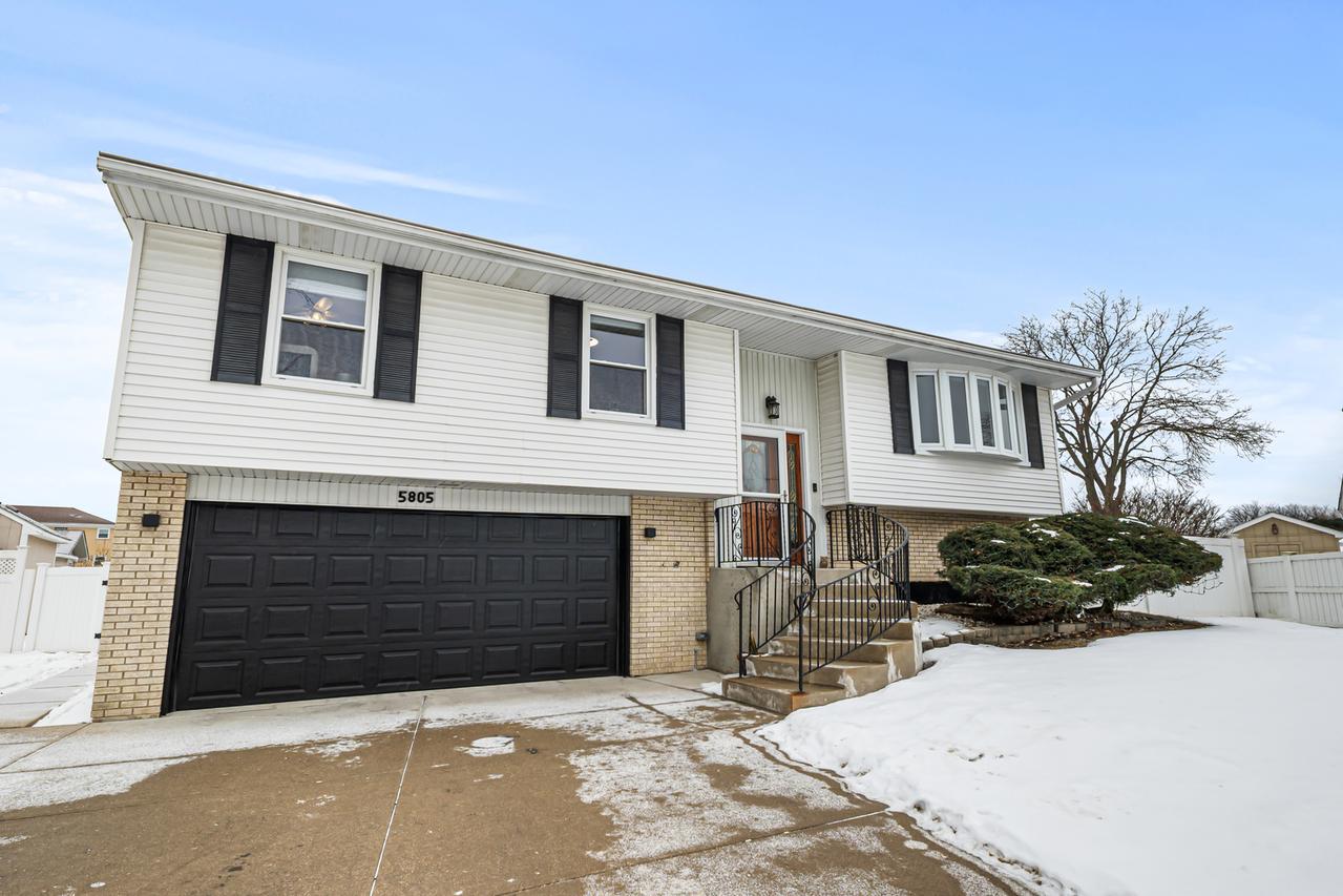 [Address Hidden by Seller], Countryside, IL 60525