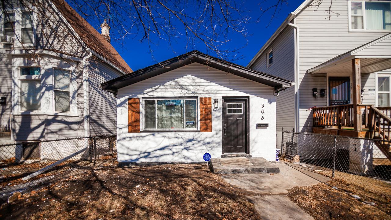 306 W 111th St., Chicago, IL 60628