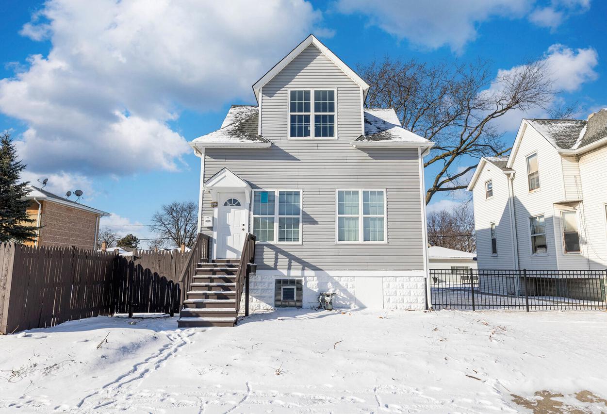 606 Bellwood Ave., Bellwood, IL 60104