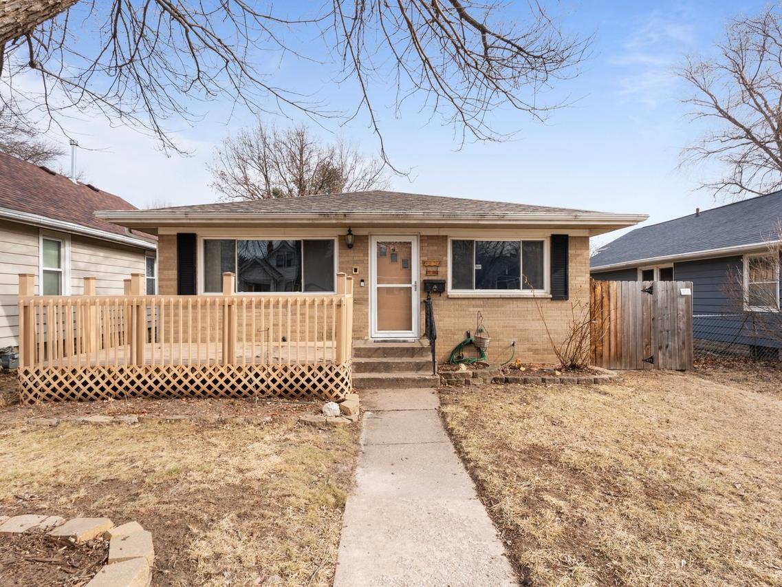 2350 31st St., Moline, IL 61265