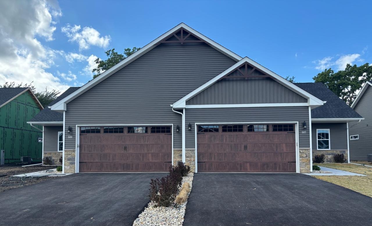 609 Anjali Ct. #L, Sycamore, IL 60178