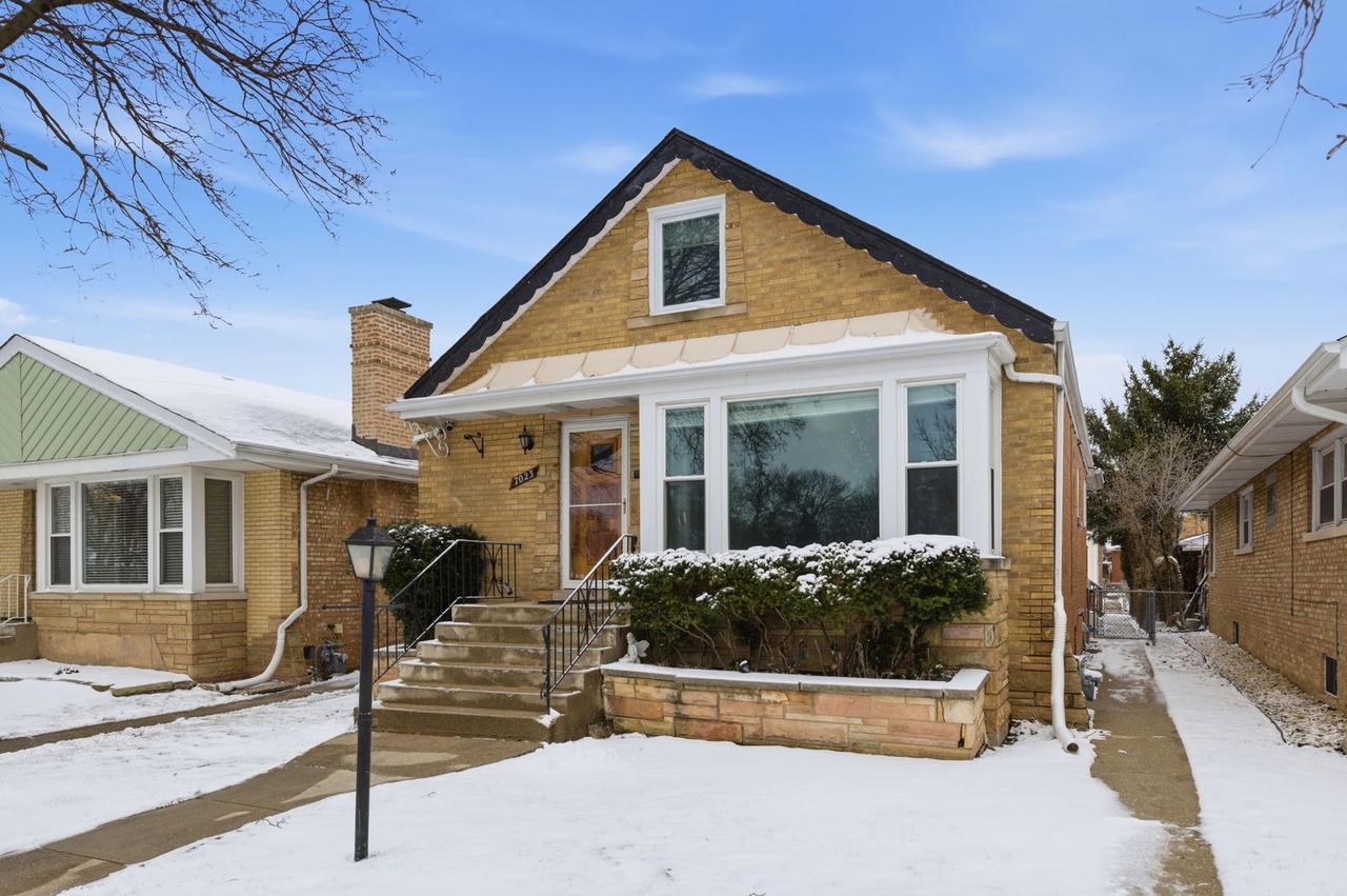 [Address Hidden by Seller], Berwyn, IL 60402