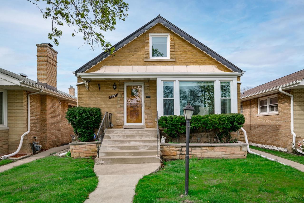 [Address Hidden by Seller], Berwyn, IL 60402
