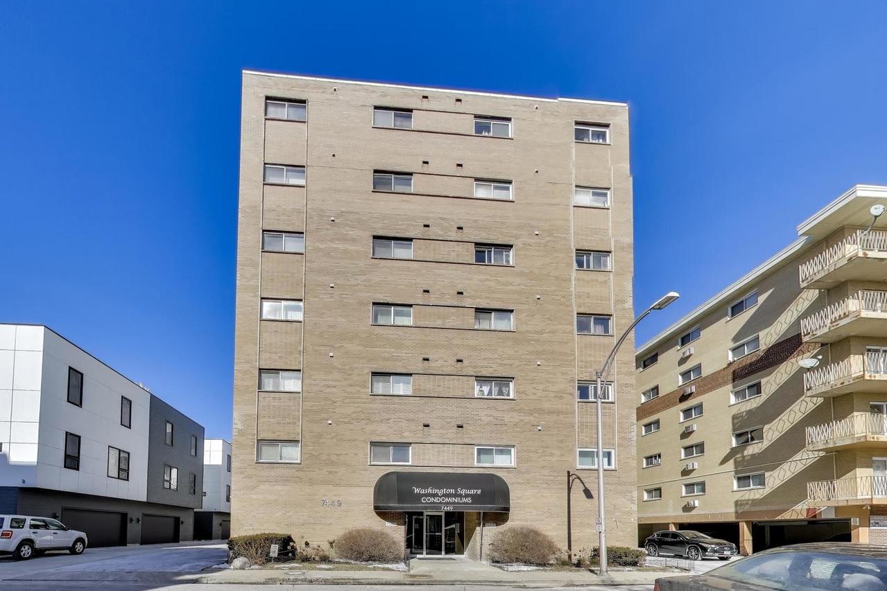 7449 Washington St. #206, Forest Park, IL 60130