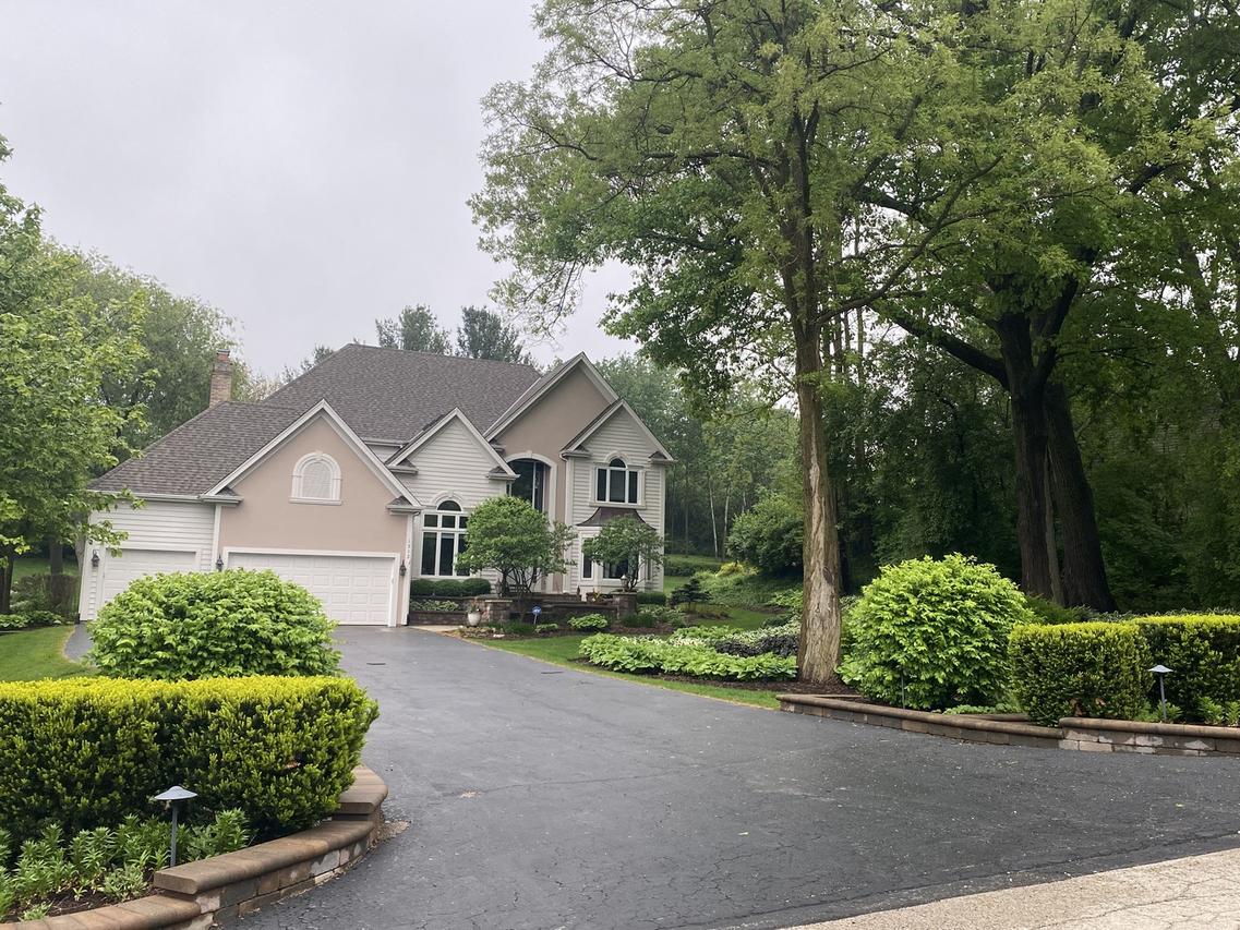 1312 Galloway Dr., Woodstock, IL 60098