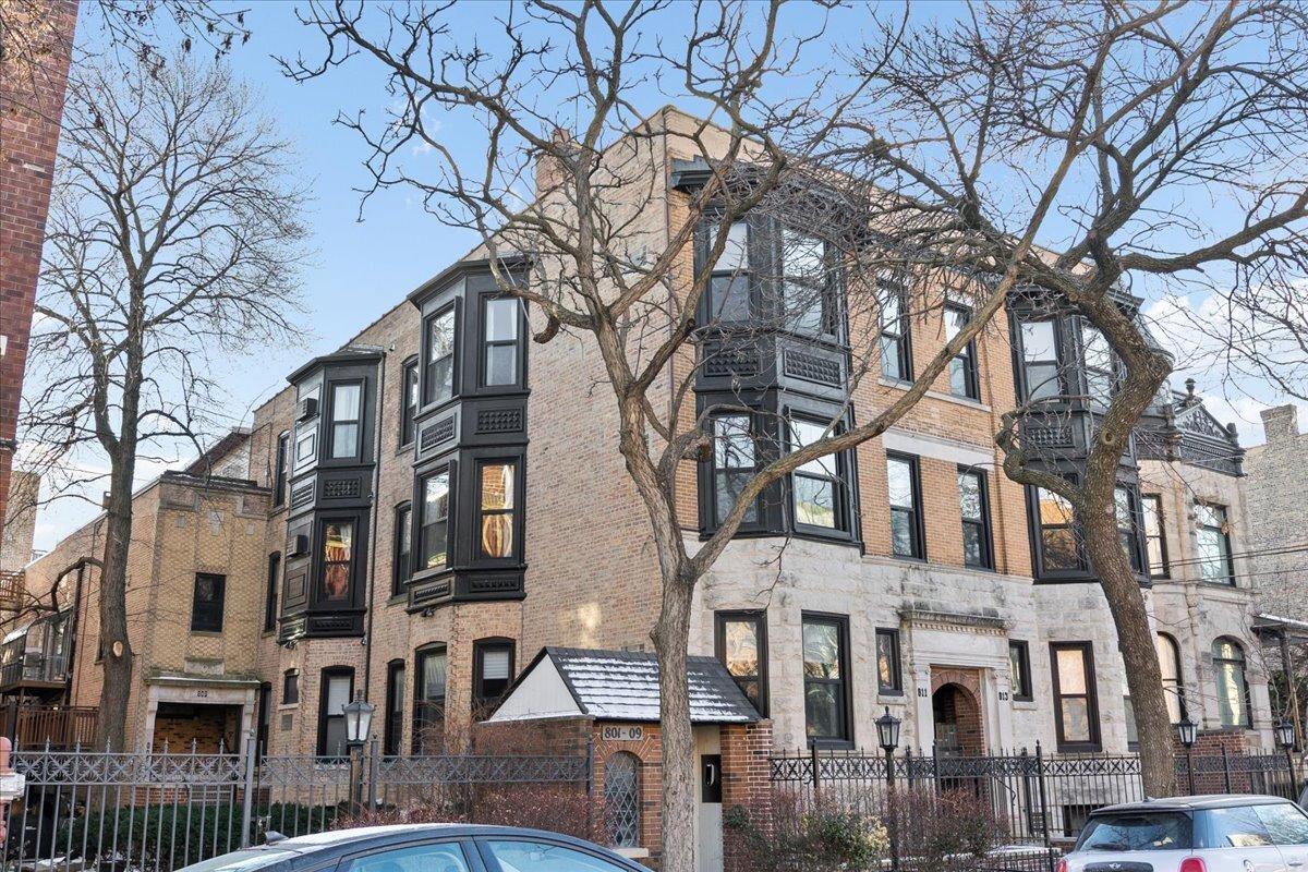 [Address Hidden by Seller], Chicago, IL 60657