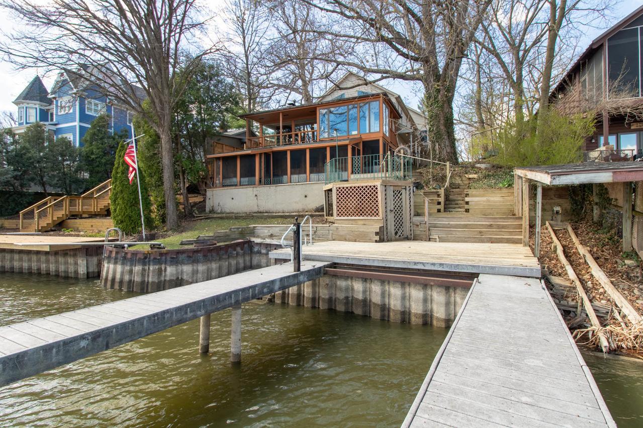 25289 White Owl Ln., Hudson, IL 61748