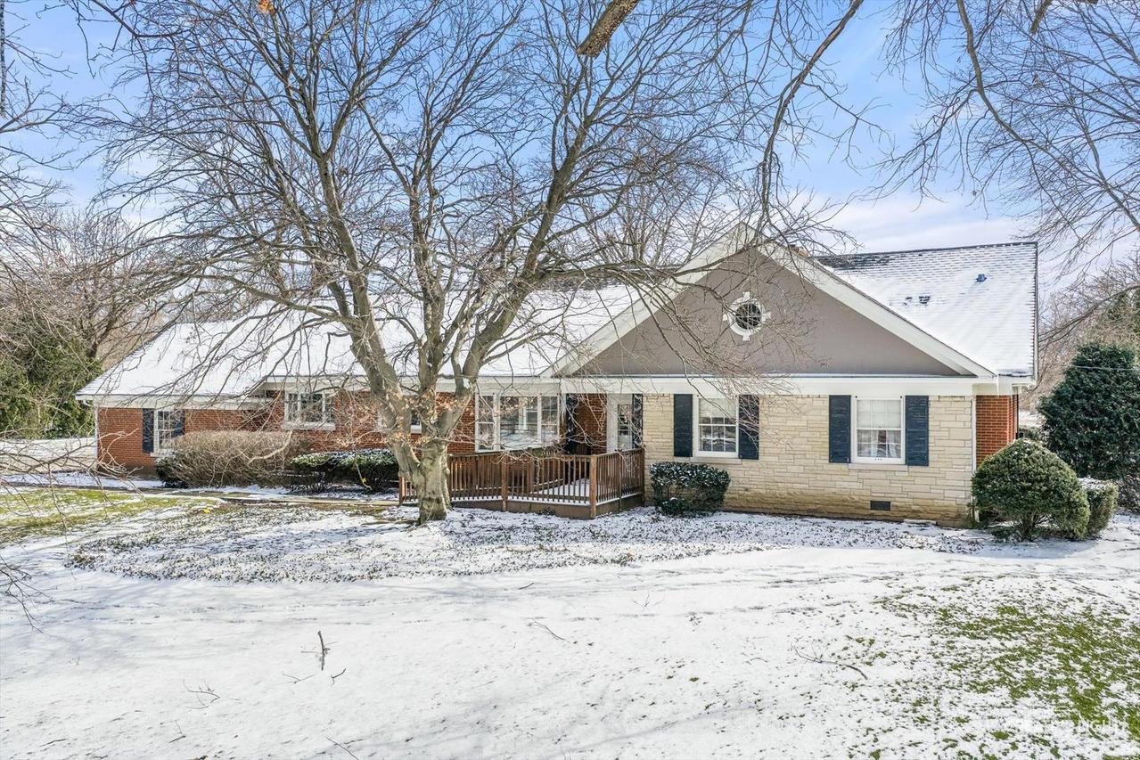 116 E Farnham Ln., Wheaton, IL 60189