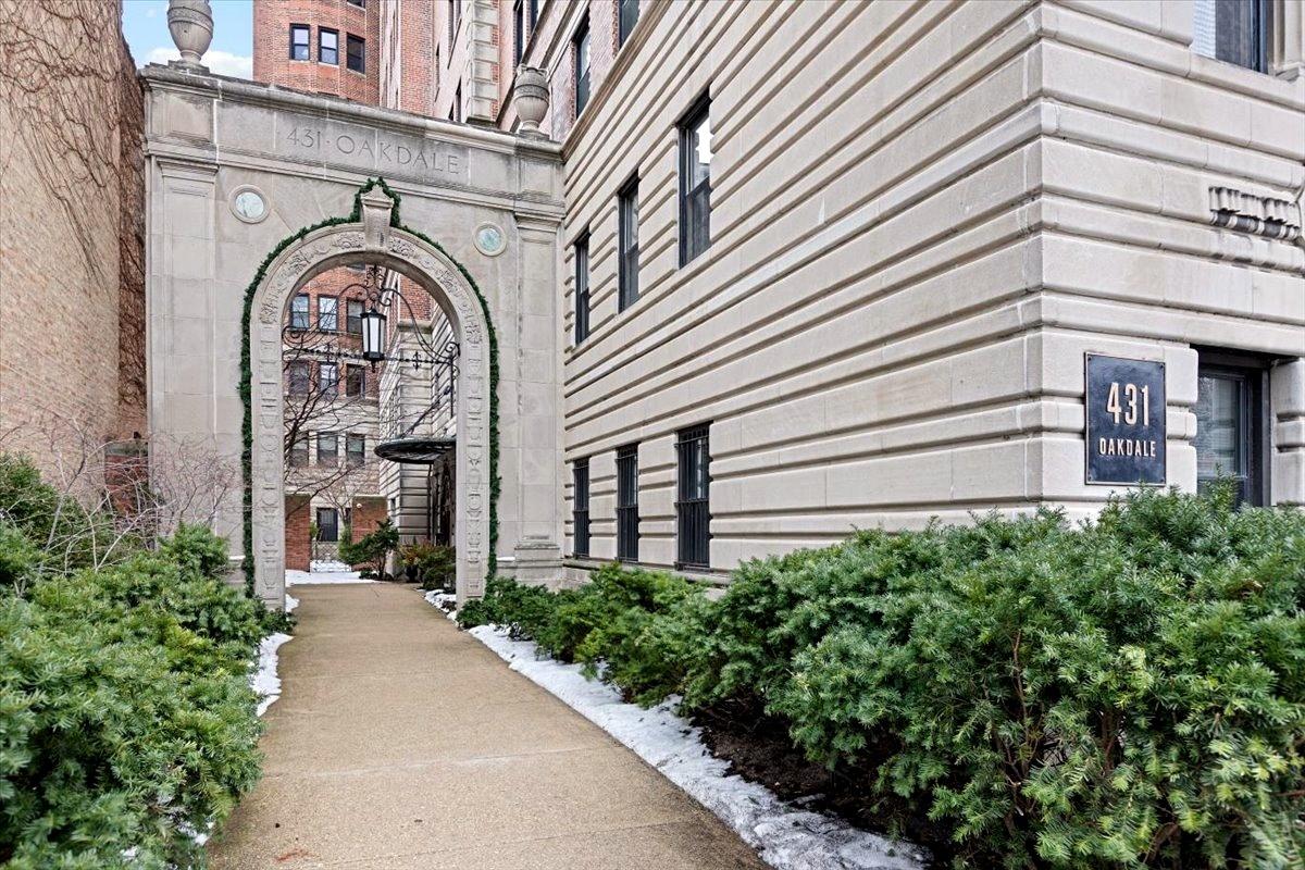 431 W Oakdale Ave. #13D, Chicago, IL 60657