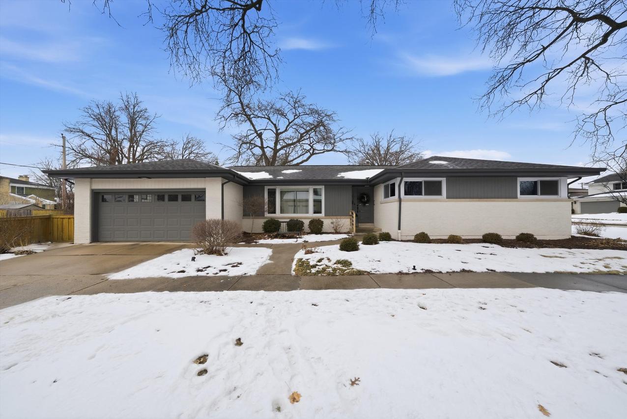 101 W Jackson St., Elmhurst, IL 60126