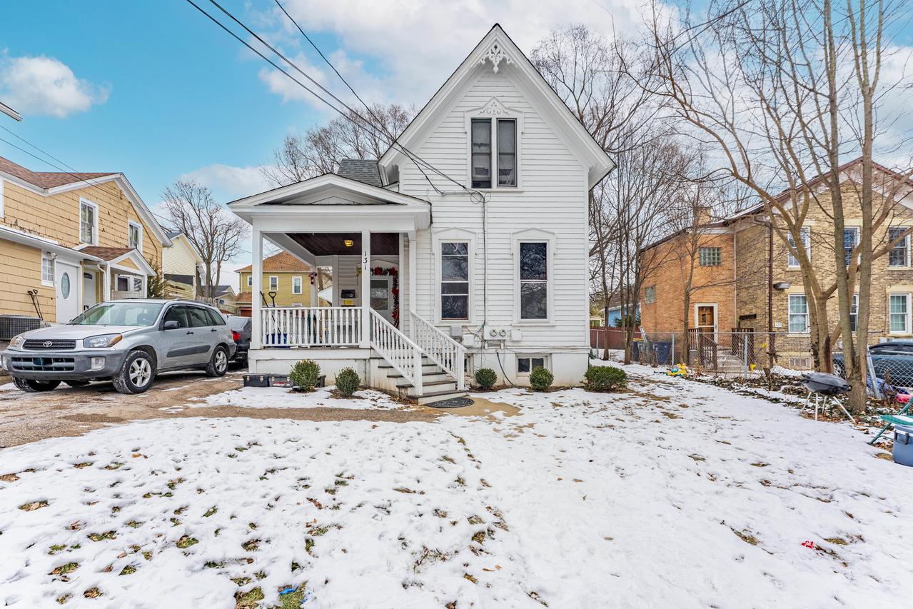131 N Gifford St., Elgin, IL 60120