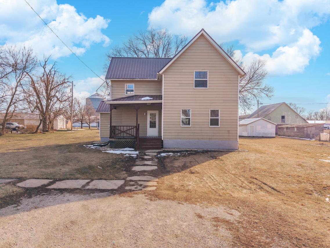 207 E Maple St., Chatsworth, IL 60921