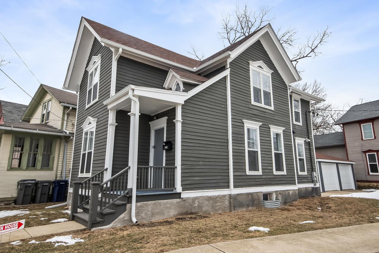 277 Gifford Pl., Elgin, IL 60120