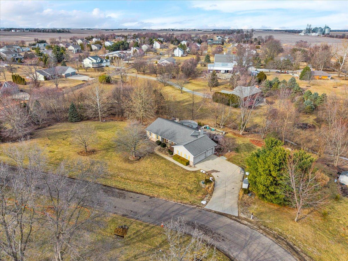 103 Comet Ln., Heyworth, IL 61745