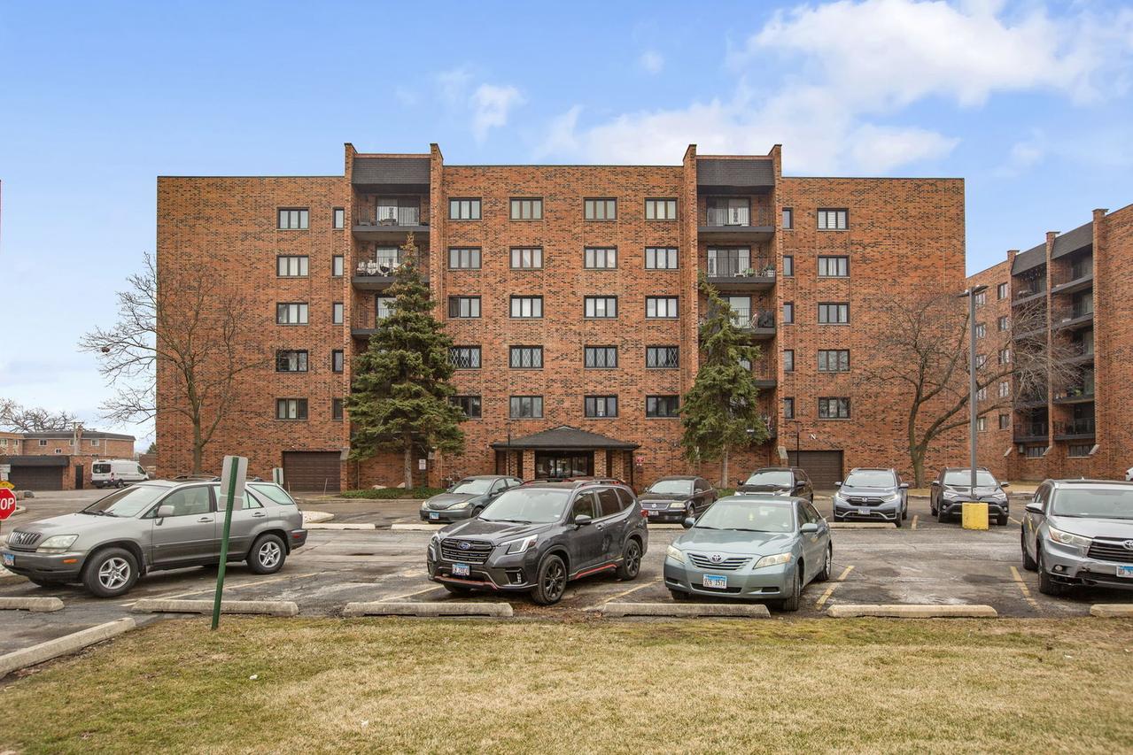 [Address Hidden by Seller], Des Plaines, IL 60016