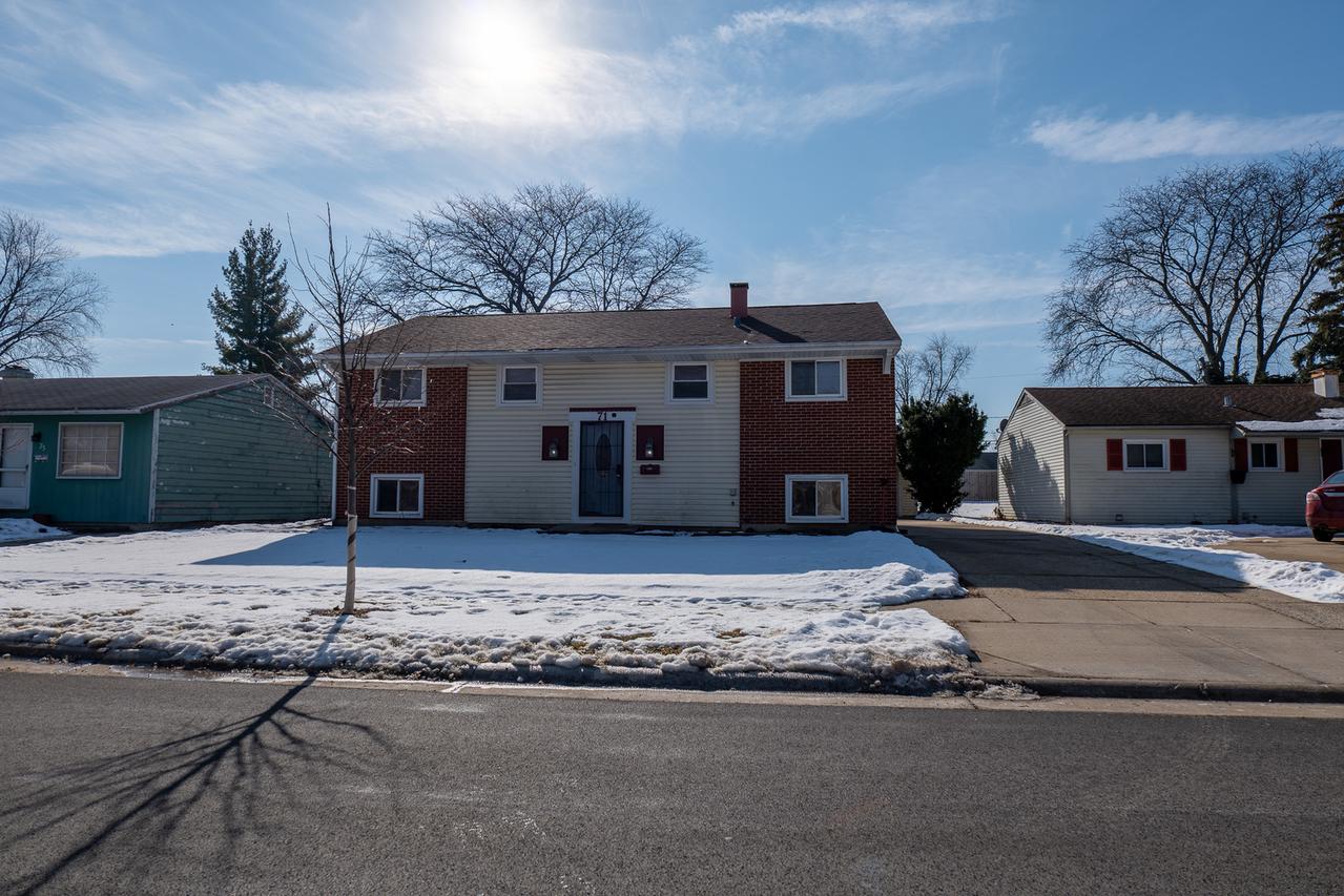 71 Cambridge Ln., Glendale Heights, IL 60139