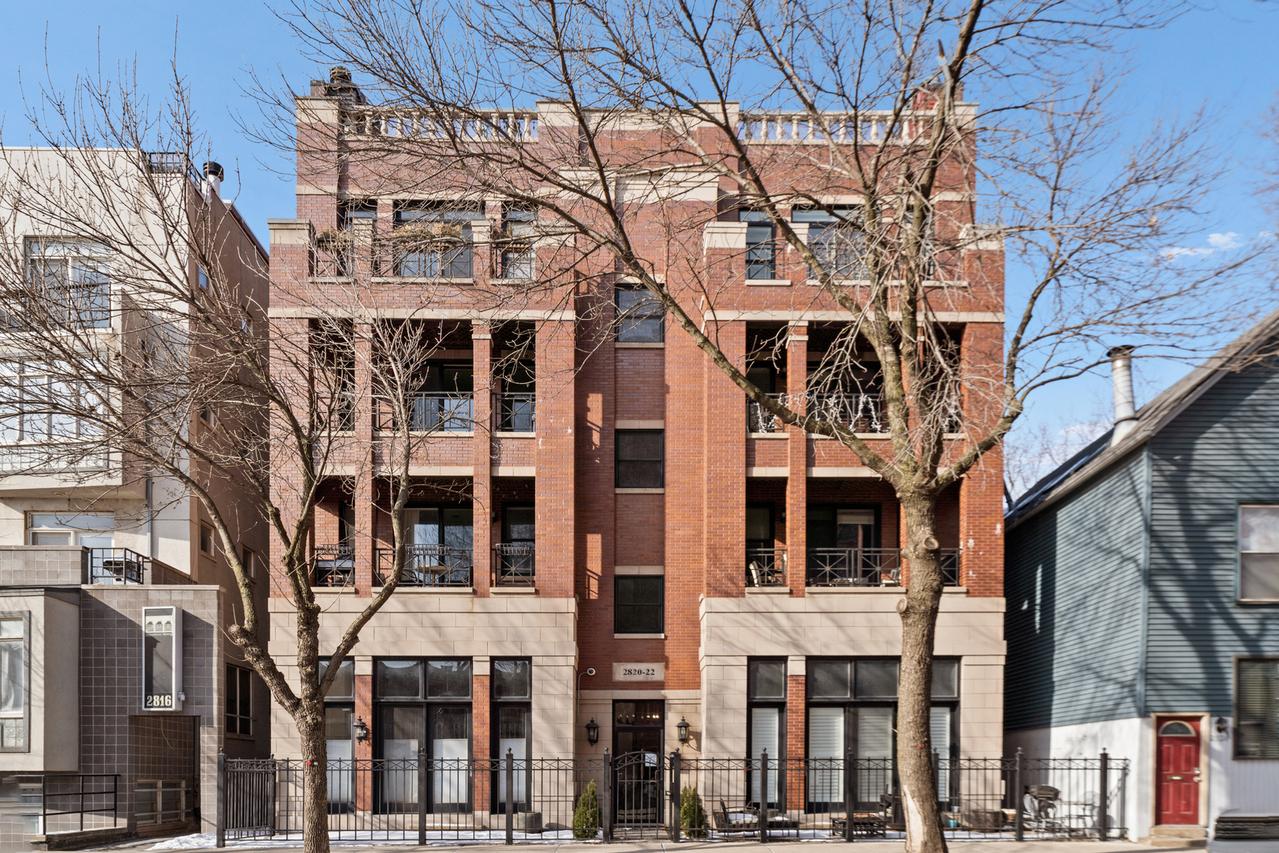 2820 N Sheffield Ave. #3S, Chicago, IL 60657