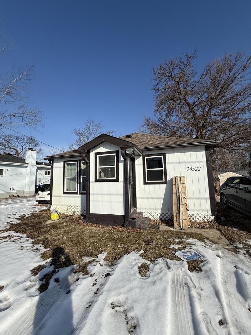 24522 W Norelius Ave., Round Lake, IL 60073