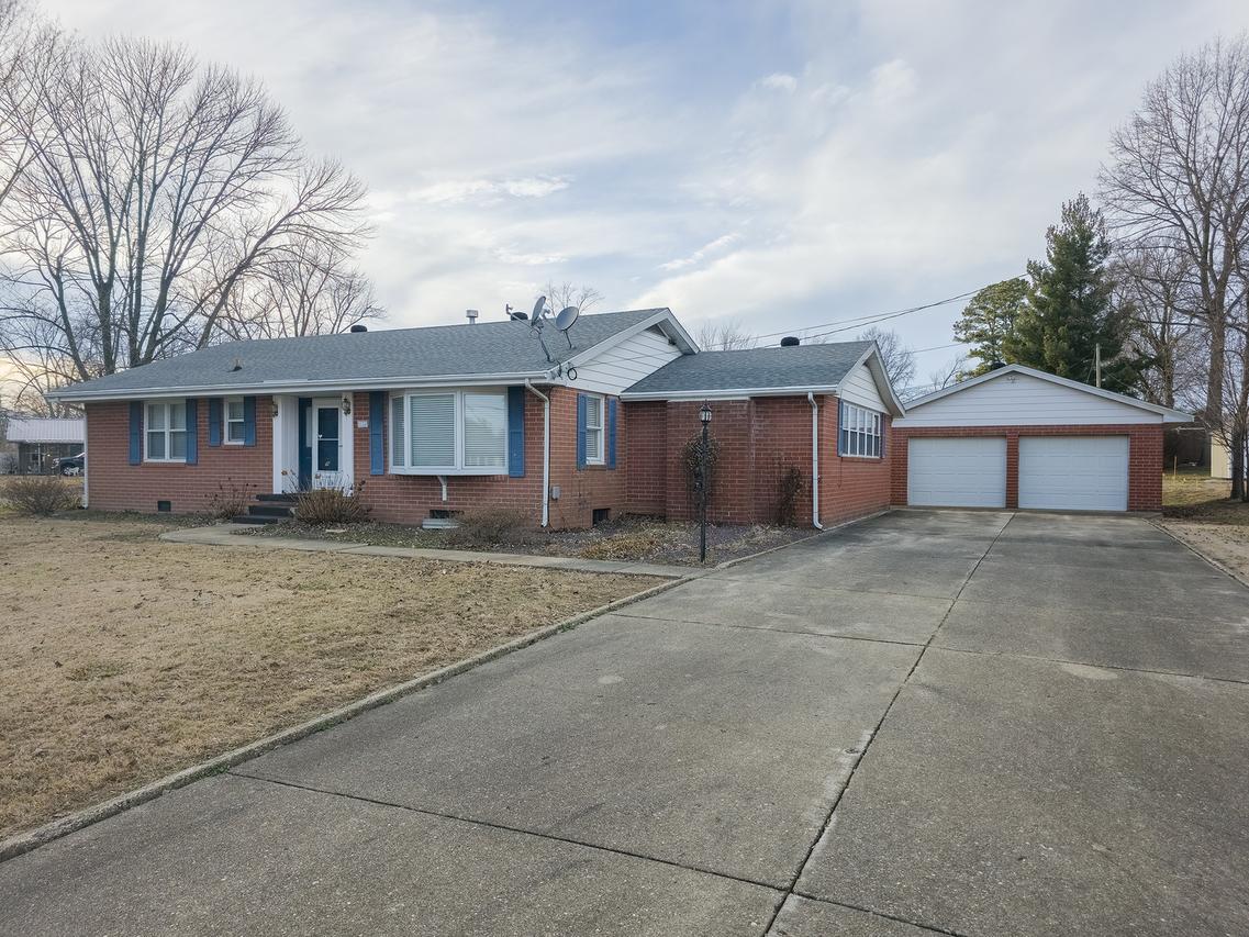 116 Forio Ave., Mount Carmel, IL 62863