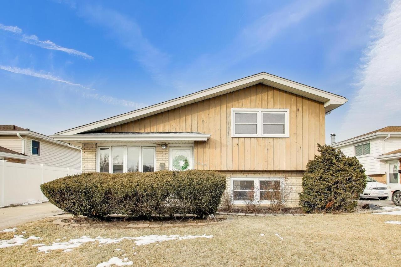 5440 138th St., Crestwood, IL 60418