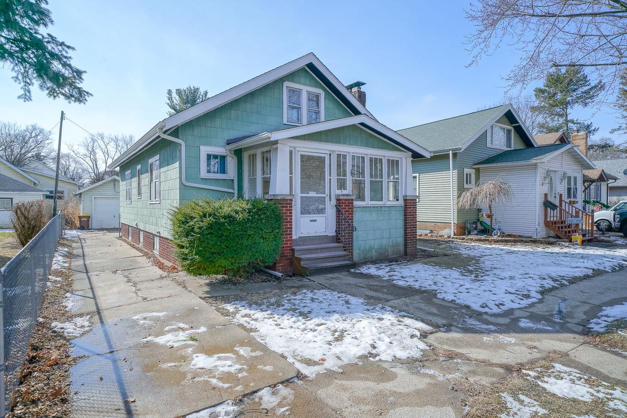 2019 15th Ave., Rockford, IL 61104