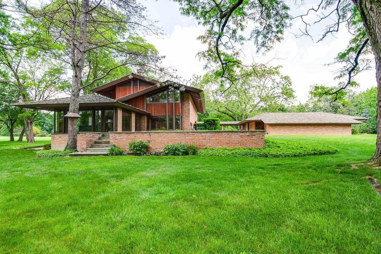 1200 Regency Ln., Lake Forest, IL 60045